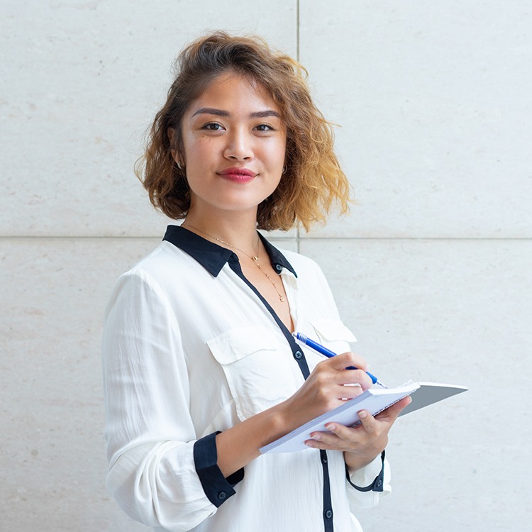 张雨婷 - WEB设计师 专业团队成员